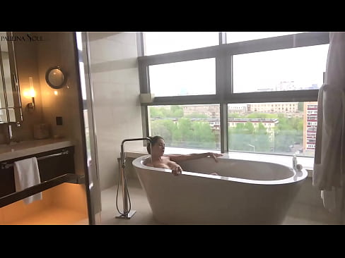 ❤️ Geweldige babe wat passievol haar poesie in die badkamer afruk ☑ Anale video by ons ❌❤