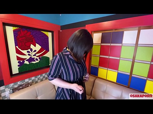 ❤️ Japanese cutie met groot tiete masturbeer met seksspeelgoed en kry 'n orgasme. Sy praat in 'n onderhoud oor haar fokken ervaring. Groot tiete en harige poes wat hard kreun. Osakaporn ☑ Anale video by ons ❌❤