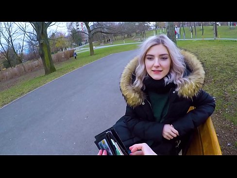 ❤️ Sluk 'n vreemdeling se warm kom vir geld - blowjob in the park deur Eva Elfie ☑ Anale video by ons ❌❤